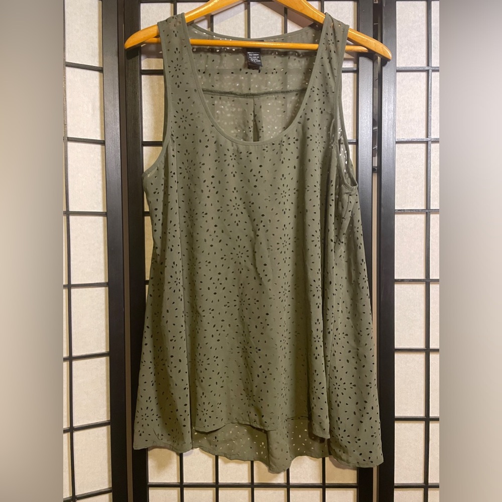 Torrid Plus Size 0 Olive Green Women’s Eyelet Cutout Tank Blouse Top Shirt